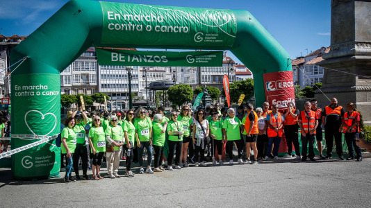 Cientos de personas recorrieron las calles del casco urbano para unirse a la 'marea verde'
