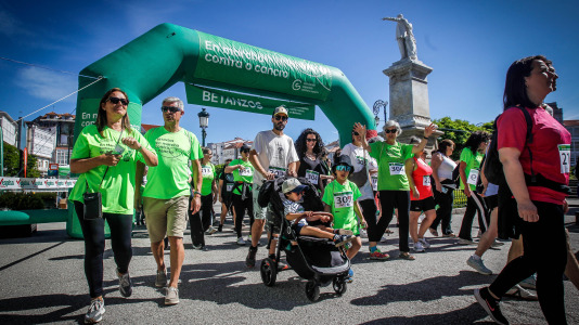 Cientos de personas recorrieron las calles del casco urbano para unirse a la 'marea verde'