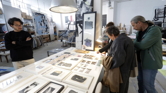 Medio centenar de talleres de artistas herculinos abren sus puertas en la jornada de Estudios Abertos, que en esta ocasión se realiza durante dos días