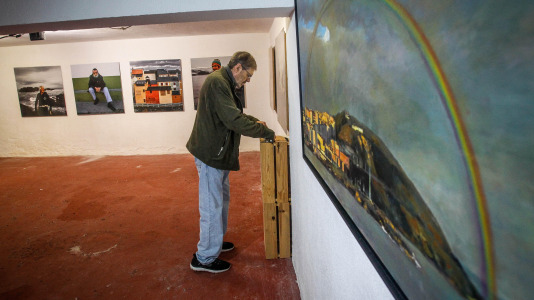 Medio centenar de talleres de artistas herculinos abren sus puertas en la jornada de Estudios Abertos, que en esta ocasión se realiza durante dos días