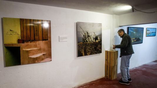 Medio centenar de talleres de artistas herculinos abren sus puertas en la jornada de Estudios Abertos, que en esta ocasión se realiza durante dos días