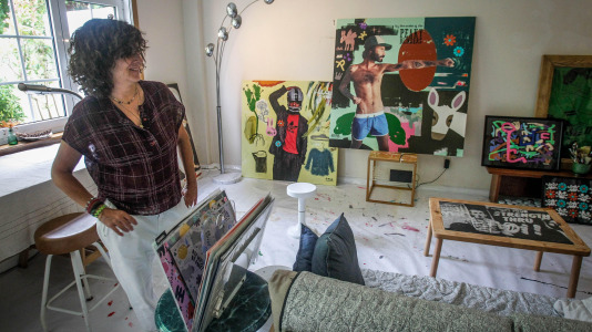 Medio centenar de talleres de artistas herculinos abren sus puertas en la jornada de Estudios Abertos, que en esta ocasión se realiza durante dos días