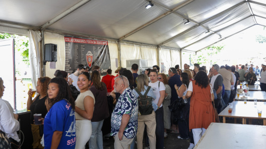 Cambre vivió un fin de semana de ‘troula’ con esta fiesta que terminó este domingo con paella y la actuación de Aixa Romay en la sesión vermú, mientras que la música del tardeo corrió a cargo de Dj Isaac