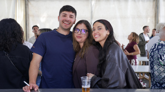 Cambre vivió un fin de semana de ‘troula’ con esta fiesta que terminó este domingo con paella y la actuación de Aixa Romay en la sesión vermú, mientras que la música del tardeo corrió a cargo de Dj Isaac