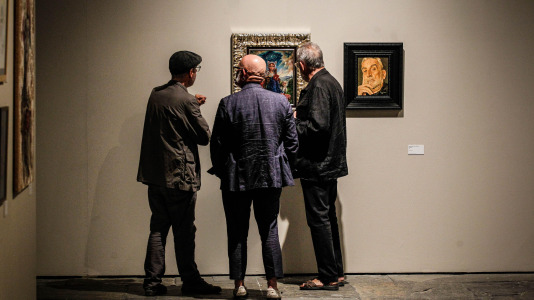 Con la presencia de la alcaldesa Inés Rey, se inauguró esta muestra con el trabajo de más de 60 artistas que participaron el 6 y 7 de junio en las jornadas de puertas abiertas en los estudios de A Coruña