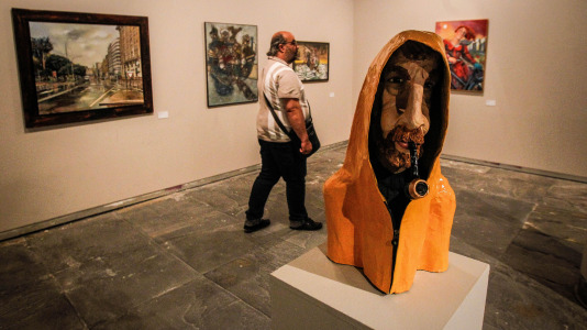 Con la presencia de la alcaldesa Inés Rey, se inauguró esta muestra con el trabajo de más de 60 artistas que participaron el 6 y 7 de junio en las jornadas de puertas abiertas en los estudios de A Coruña
