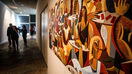 Con la presencia de la alcaldesa Inés Rey, se inauguró esta muestra con el trabajo de más de 60 artistas que participaron el 6 y 7 de junio en las jornadas de puertas abiertas en los estudios de A Coruña