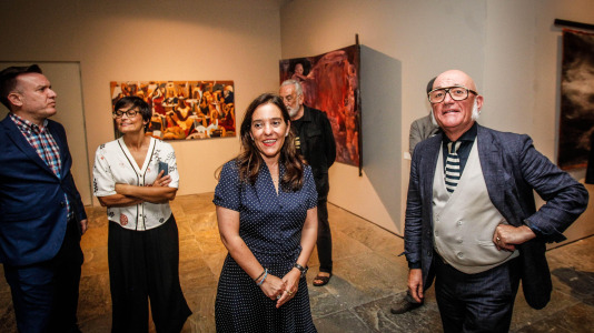 Con la presencia de la alcaldesa Inés Rey, se inauguró esta muestra con el trabajo de más de 60 artistas que participaron el 6 y 7 de junio en las jornadas de puertas abiertas en los estudios de A Coruña