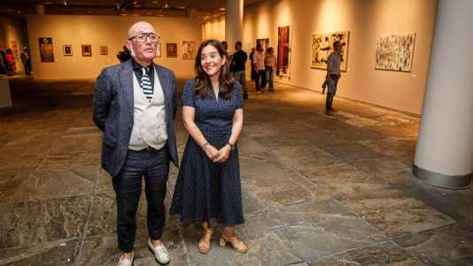 Con la presencia de la alcaldesa Inés Rey, se inauguró esta muestra con el trabajo de más de 60 artistas que participaron el 6 y 7 de junio en las jornadas de puertas abiertas en los estudios de A Coruña
