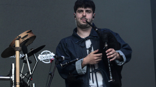 Este viernes A Coruña se convirtió en el epicentro de la música en gallego y de las culturas atlánticas con esta iniciativa impulsada desde el IES Rafael Dieste