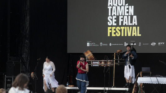 Quintana. Festival aquÃ­ tamÃ©n se fala, en la plaza de la Tolerancia