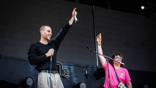 Este sábado 20 y domingo 21 se realizan la Festa do Martinete en la calle Mozart. Churrascada, juegos infantiles, música con DJ Javito, The Nunzias, sesión vermú y una fiesta de espuma son algunos de los atractivos que ofrece la comunidad.