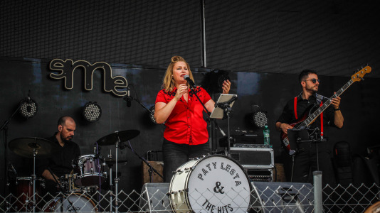 Este sábado 20 y domingo 21 se realizan la Festa do Martinete en la calle Mozart. Churrascada, juegos infantiles, música con DJ Javito, The Nunzias, sesión vermú y una fiesta de espuma son algunos de los atractivos que ofrece la comunidad.