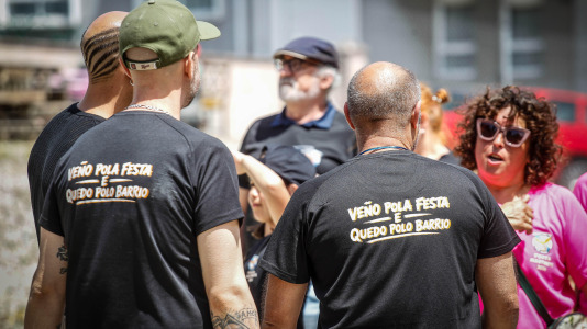 Este sábado 20 y domingo 21 se realizan la Festa do Martinete en la calle Mozart. Churrascada, juegos infantiles, música con DJ Javito, The Nunzias, sesión vermú y una fiesta de espuma son algunos de los atractivos que ofrece la comunidad.
