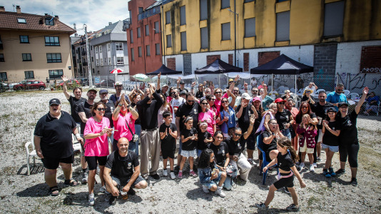 Este sábado 20 y domingo 21 se realizan la Festa do Martinete en la calle Mozart. Churrascada, juegos infantiles, música con DJ Javito, The Nunzias, sesión vermú y una fiesta de espuma son algunos de los atractivos que ofrece la comunidad.