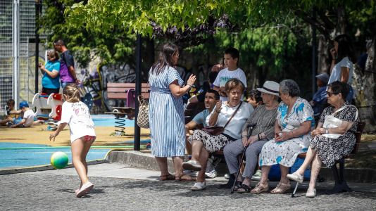 La Asociación de Comerciantes de Castrillón, Eirís y Monelos festeja la llegada del verano con pulpo y churrasco, la actuación de Donaire y múltiples actividades más, este sábado 20 de junio, en la plaza Pablo Iglesias