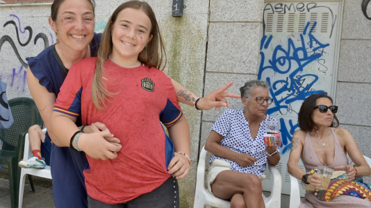 Este sábado 20 y domingo 21 se realizan la Festa do Martinete en la calle Mozart. Churrascada, juegos infantiles, música con DJ Javito, The Nunzias, sesión vermú y una fiesta de espuma son algunos de los atractivos que ofrece la comunidad