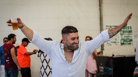 Luego de  la misa solemne y la procesión, este domingo la sesión vermú y el fideuá de Ouces estuvo amenizado por Unión y Fuerza y Dj Pedro