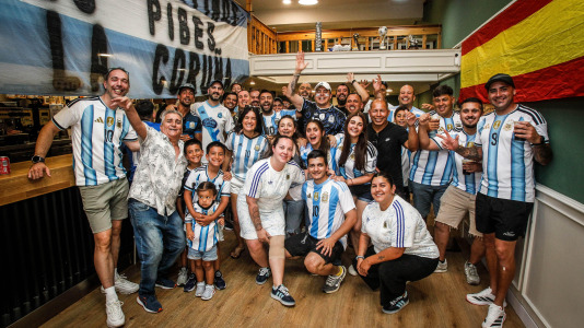 ‘Liturgia’ para acompañar a Leo Messi a otra de sus citas con la historia, Precisamente la jornada coincide con una bella efeméride para los seguidores de la albiceleste: el día del futbolista argentino, precisamente en el día del futbolista argentino