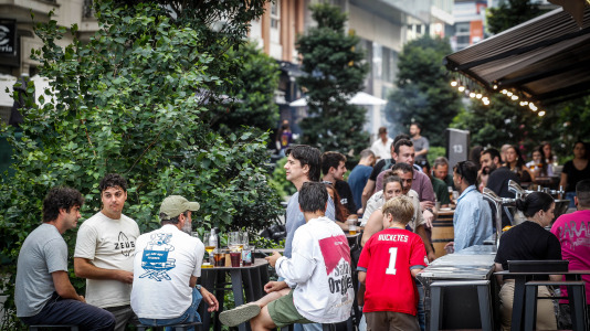 Gran ambiente en la plaza de Vigo
