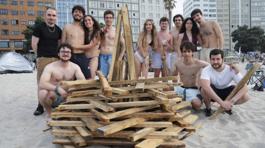 El reparto de la madera y las primeras hogueras