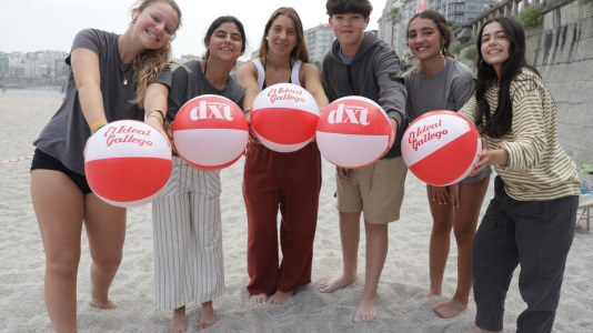 El Ideal Gallego y DXT estuvieron desde temprano compartiendo pelotas en la playa