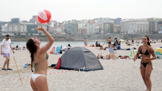 El Ideal Gallego y DXT estuvieron desde temprano compartiendo pelotas en la playa