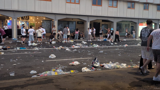 Toneladas de basura se acumula en el Paseo y las playas