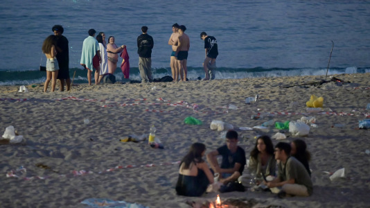 El Paseo Marítimo de A Coruña amaneció con toneladas de basura