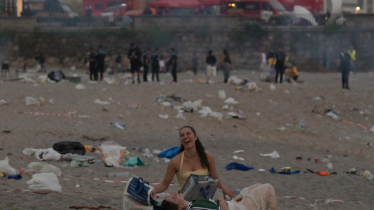 El Paseo Marítimo de A Coruña amaneció con toneladas de basura