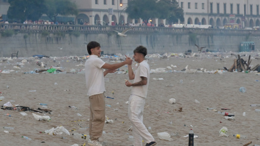 El Paseo Marítimo de A Coruña amaneció con toneladas de basura