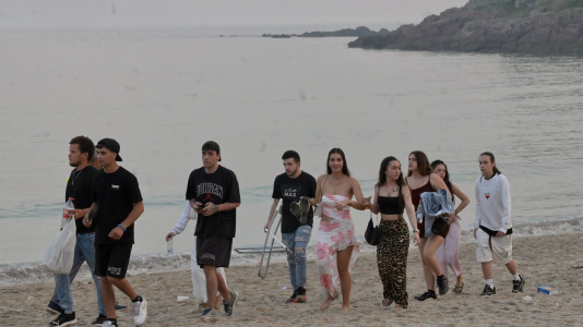 El Paseo Marítimo de A Coruña amaneció con toneladas de basura