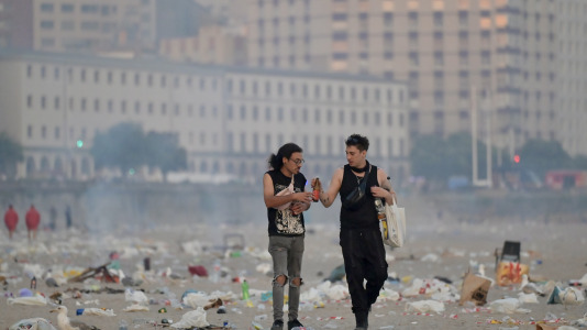 El Paseo Marítimo de A Coruña amaneció con toneladas de basura
