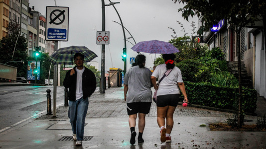Los coruñeses tuvieron que buscar refugio en la tarde de San Juan al ser sorprendidos por una intensa granizada