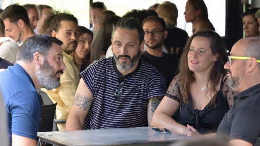 El local del Paseo de los Puentes organizó en su terraza una degustación de arroz y pulpo para celebrar la llegada de la temporada estival