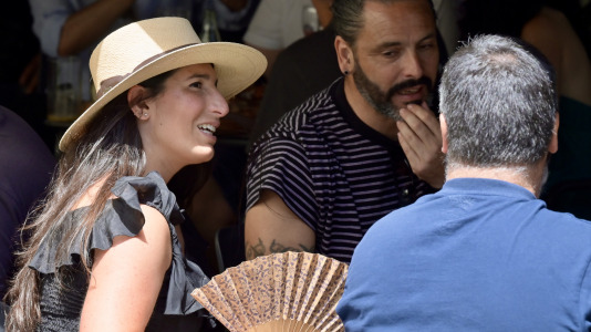 El local del Paseo de los Puentes organizó en su terraza una degustación de arroz y pulpo para celebrar la llegada de la temporada estival