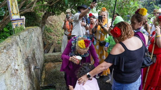 La Casa de Andalucía celebró su cita anual con la romería del Rocío en Oza Cesuras