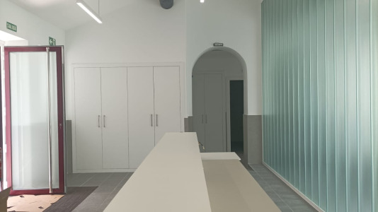 La actuación permite recuperar el antiguo balneario, modernizando y ampliando el edificio existente, y adaptando la Casa de Baños a los nuevos tiempos con nuevos tratamientos y servicios orientados al uso ciudadano