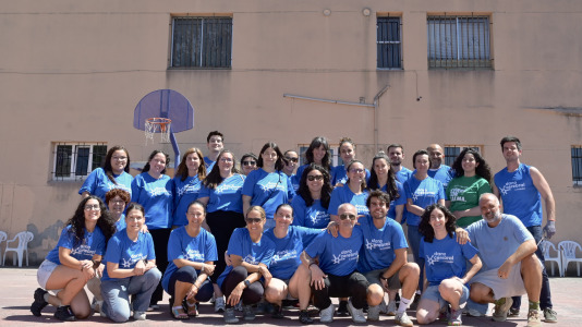 Dano Cerebral A Coruña celebró este jueves una nueva edición de su tradicional sardiñada, una jornada de convivencia que reunió a profesionales, personas usuarias de la entidad y sus familias en un ambiente festivo