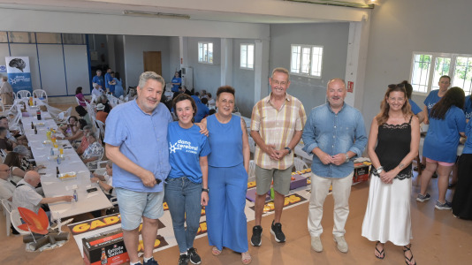 Dano Cerebral A Coruña celebró este jueves una nueva edición de su tradicional sardiñada, una jornada de convivencia que reunió a profesionales, personas usuarias de la entidad y sus familias en un ambiente festivo