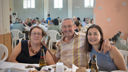 Dano Cerebral A Coruña celebró este jueves una nueva edición de su tradicional sardiñada, una jornada de convivencia que reunió a profesionales, personas usuarias de la entidad y sus familias en un ambiente festivo