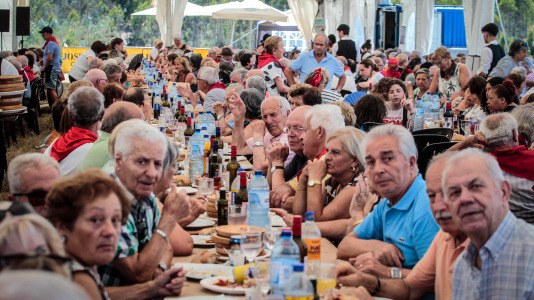 La comida popular y la misa cantada fueron las estrellas de la romería que comenzó la noche del viernes 03 de julio con una sariñada-churrascada
