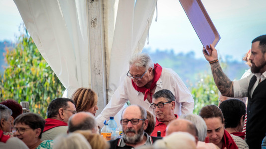 La comida popular y la misa cantada fueron las estrellas de la romería que comenzó la noche del viernes 03 de julio con una sariñada-churrascada