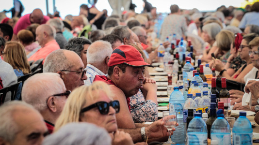 La comida popular y la misa cantada fueron las estrellas de la romería que comenzó la noche del viernes 03 de julio con una sariñada-churrascada