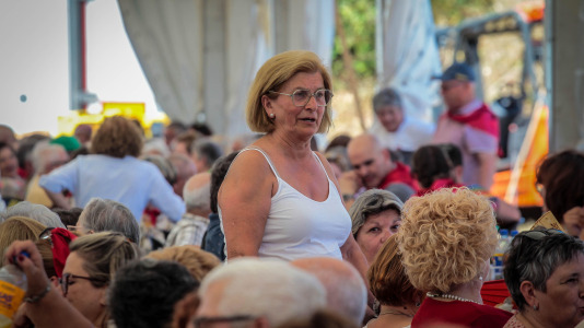 La comida popular y la misa cantada fueron las estrellas de la romería que comenzó la noche del viernes 03 de julio con una sariñada-churrascada