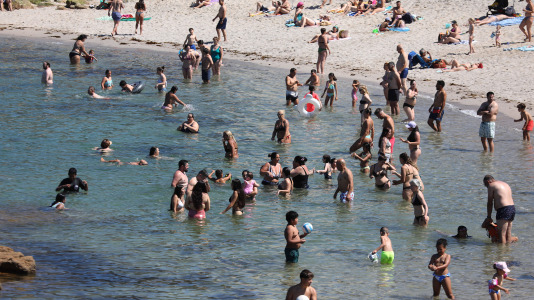 Los coruñeses sufrieron durante todo este fin de semana temperaturas superiores a los 30 grados