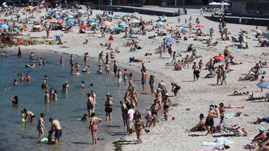 Los coruñeses sufrieron durante todo este fin de semana temperaturas superiores a los 30 grados
