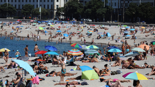 Los coruñeses sufrieron durante todo este fin de semana temperaturas superiores a los 30 grados