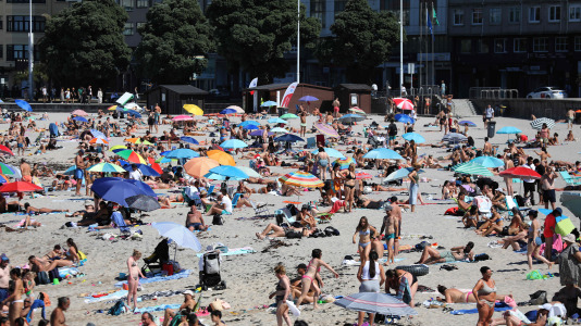 Los coruñeses sufrieron durante todo este fin de semana temperaturas superiores a los 30 grados