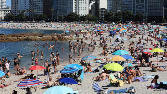 Los coruñeses sufrieron durante todo este fin de semana temperaturas superiores a los 30 grados